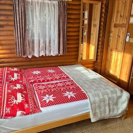 Hébergement de vacances Utulny Srub Na Jihu Brna *